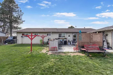 Exterior - 636 Main St N, Hansen, ID 83334 photo 5 of 11