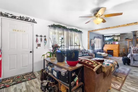 Entry Way - 636 Main St N, Hansen, ID 83334 photo 1 of 1