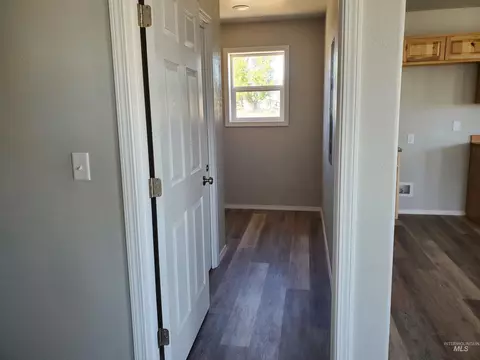 Entry Way - 569 W 7th Ave, Jerome, ID 83338 photo 2 of 2