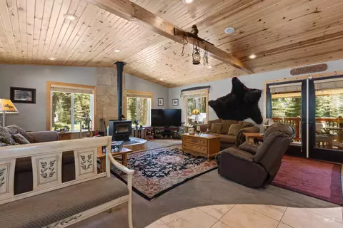 Living - 1 Miller Ln, Cascade, ID 83611 photo 1 of 6