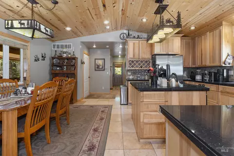 Dining - 1 Miller Ln, Cascade, ID 83611 photo 3 of 4