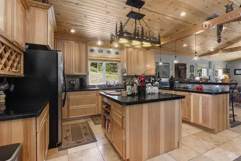 Kitchen - 1 Miller Ln, Cascade, ID 83611 photo 3 of 5