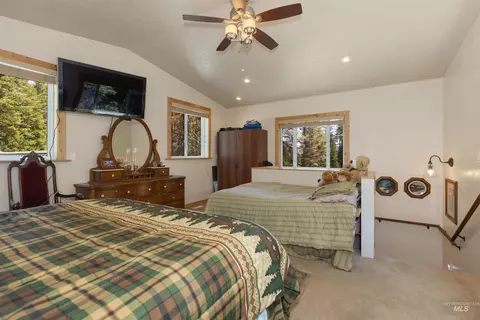 Bedroom - 1 Miller Ln, Cascade, ID 83611 photo 5 of 6