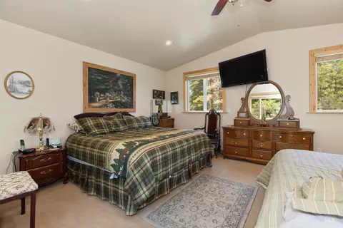 Bedroom - 1 Miller Ln, Cascade, ID 83611 photo 4 of 6