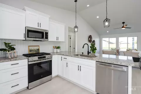 958 Sierra St, Vale, OR 97918