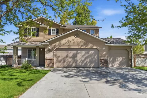 2200 W Lake Pointe Ct, Nampa, ID 83651