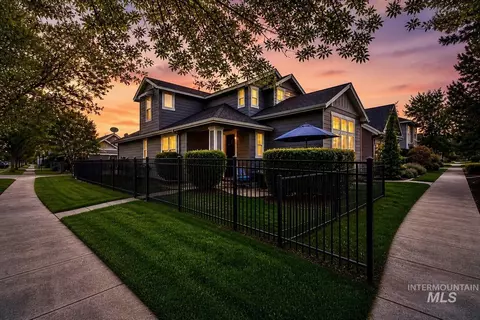 2761 E Decameron Ln, Meridian, ID 83642