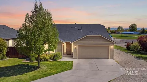 3316 E Red Sunset Maple Dr, Nampa, ID 83687