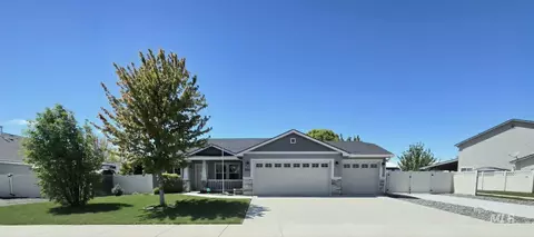 8955 S Red Delicious Ave, Kuna, ID 83634