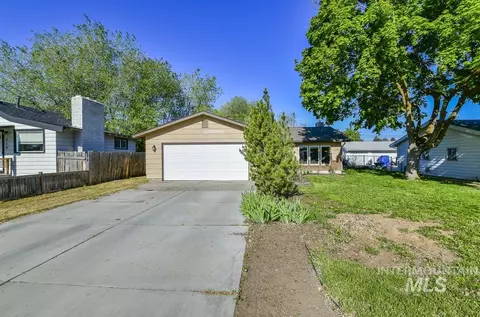 715 S Almond St, Nampa, ID 83686