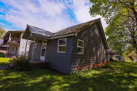 515 8th St, Kamiah, ID 83536
