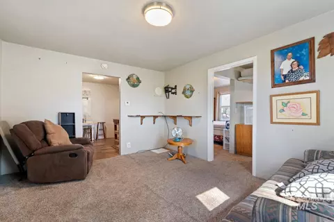 Living - 19152 Marsing Rd, Caldwell, ID 83607 photo 2 of 2
