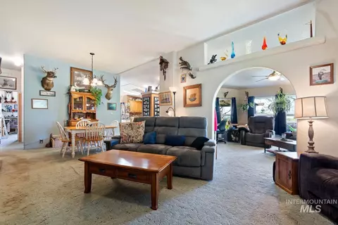 Living - 19152 Marsing Rd, Caldwell, ID 83607 photo 1 of 2