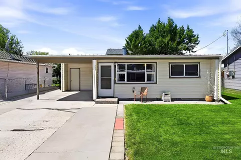 720 S 12th E, Mountain Home, ID 83647