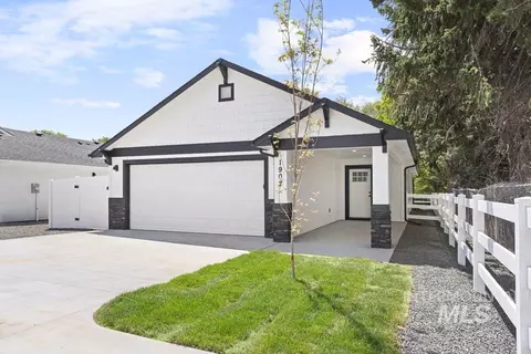 1915 Oregon Ave, Caldwell, ID 83605