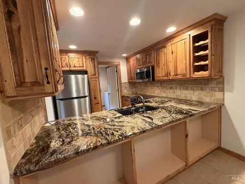 Kitchen - 1630 Davis Ave # 17, Mccall, ID 83638 photo 4 of 4