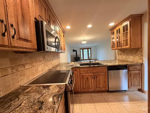 Kitchen - 1630 Davis Ave # 17, Mccall, ID 83638 photo 2 of 4