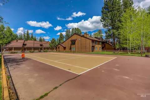 Exterior - 1630 Davis Ave # 17, Mccall, ID 83638 photo 3 of 9