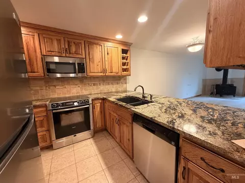 Kitchen - 1630 Davis Ave # 17, Mccall, ID 83638 photo 3 of 4