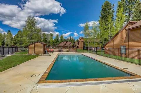 Exterior - 1630 Davis Ave # 17, Mccall, ID 83638 photo 6 of 9
