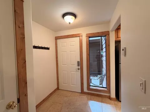 Entry Way - 1630 Davis Ave # 17, Mccall, ID 83638 photo 1 of 2