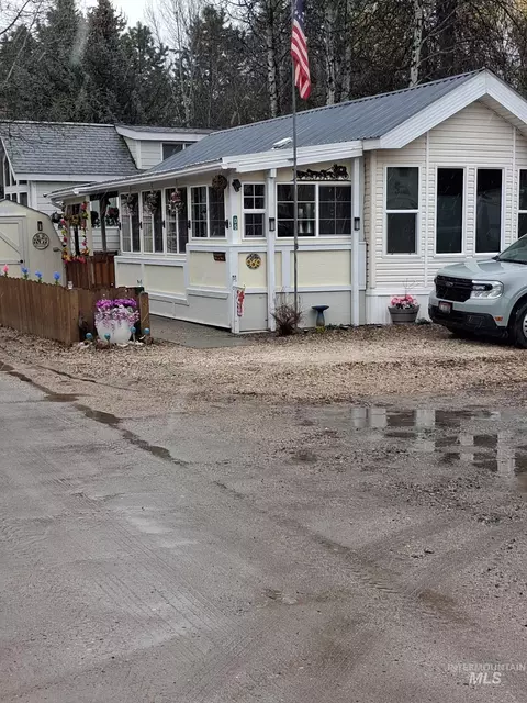 Other - 5 D St, Cascade, ID 83611 photo 2 of 6