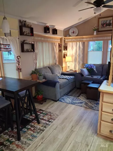 Living - 5 D St, Cascade, ID 83611 photo 1 of 2