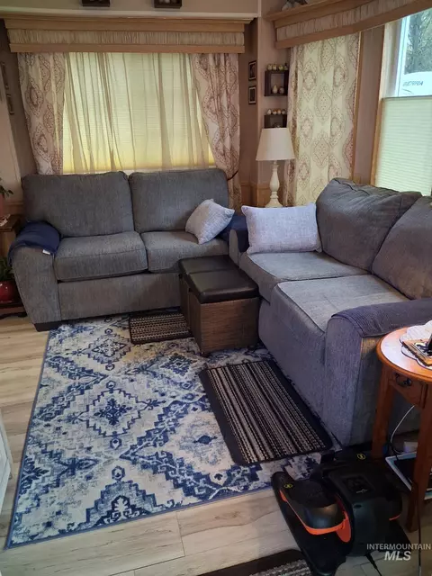 Living - 5 D St, Cascade, ID 83611 photo 2 of 2