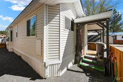 Exterior - 5 D St, Cascade, ID 83611 photo 5 of 5