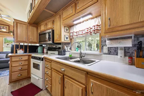 Kitchen - 5 D St, Cascade, ID 83611 photo 5 of 5