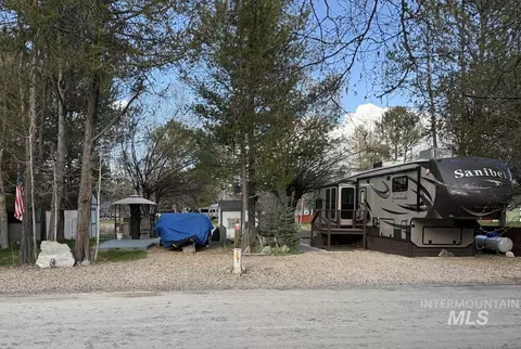 5 7 H St, Cascade, ID 83611