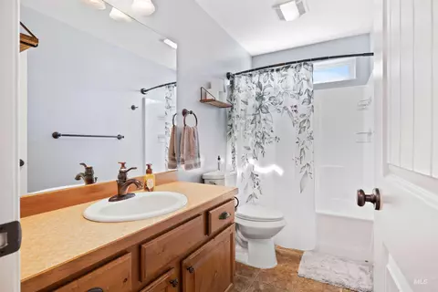 Bath - 2595 Longbow Dr, Twin Falls, ID 83301 photo 3 of 4