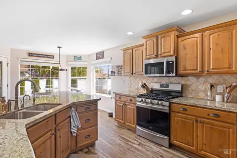 Kitchen - 2595 Longbow Dr, Twin Falls, ID 83301 photo 2 of 3