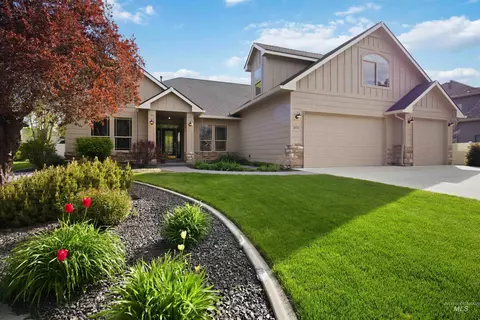 2200 W Forest Hill Ct, Eagle, ID 83616