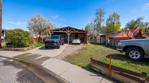 1800 Heitz Ave, Fruitland, ID 83619