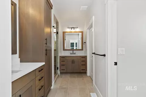Entry Way - 6422 N Barholm Ln, Eagle, ID 83616 photo 2 of 3