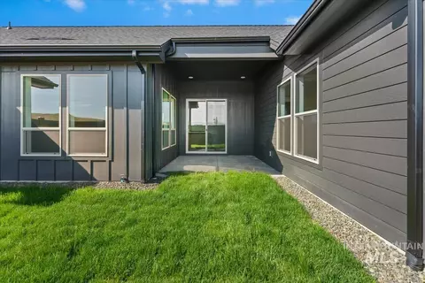 Exterior - 6422 N Barholm Ln, Eagle, ID 83616 photo 7 of 9