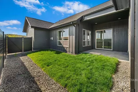 Exterior - 6422 N Barholm Ln, Eagle, ID 83616 photo 6 of 9