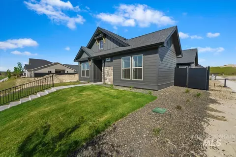 Exterior - 6422 N Barholm Ln, Eagle, ID 83616 photo 3 of 9