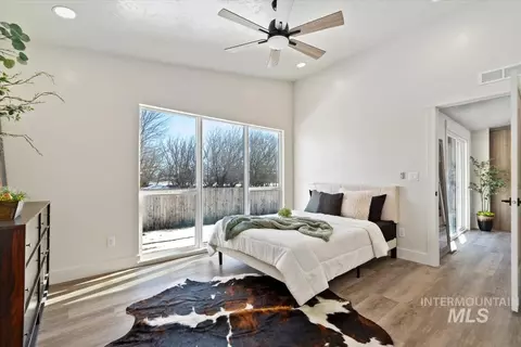 384 W London St, Middleton, ID 83644