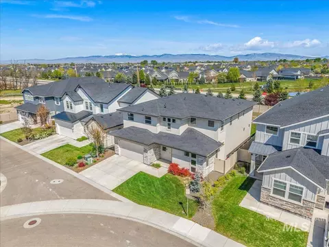 5562 S Zaivcla Ave, Meridian, ID 83642