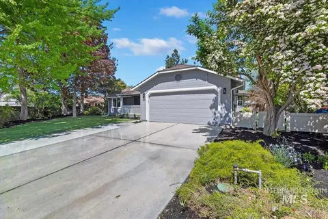 7202 W Mojave Dr, Boise, ID 83709