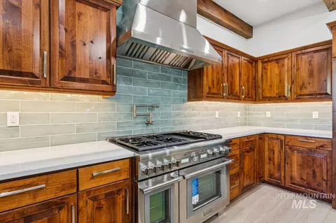 Kitchen - 1674 S Water Leaf Ave, Eagle, ID 83616 photo 5 of 5
