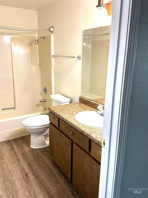 Bath - 2099 Falls Ave E, Twin Falls, ID 83301 photo 1 of 3