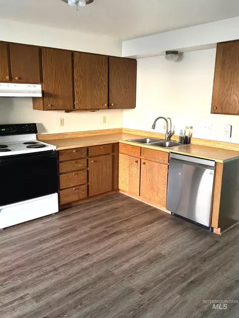 Kitchen - 2099 Falls Ave E, Twin Falls, ID 83301 photo 2 of 3