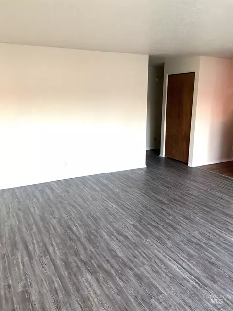 Living - 2099 Falls Ave E, Twin Falls, ID 83301 photo 2 of 2