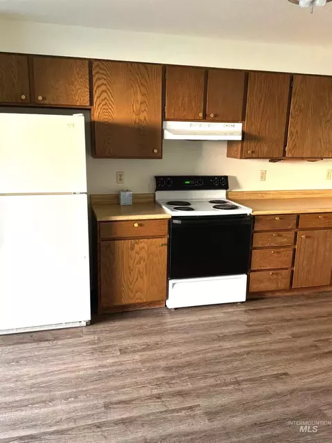 Kitchen - 2099 Falls Ave E, Twin Falls, ID 83301 photo 3 of 3