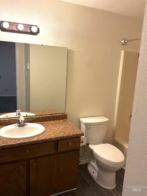Bath - 2099 Falls Ave E, Twin Falls, ID 83301 photo 2 of 3