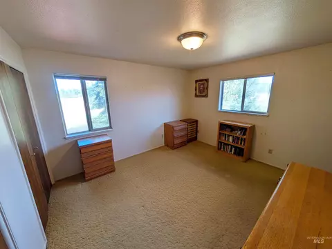 Bedroom - 11100 Bens Rd, Cascade, ID 83611 photo 4 of 4