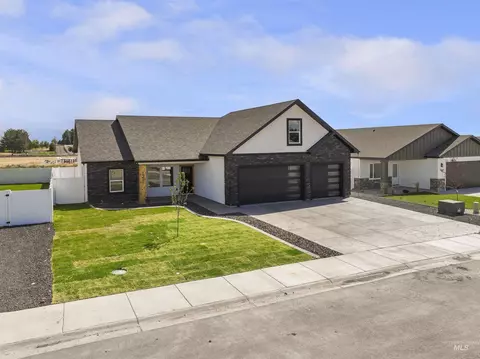 Exterior - 1321 18th Ave E, Jerome, ID 83338 photo 6 of 8